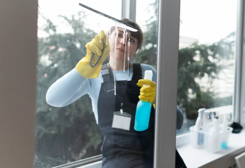 Nettoyage de vitres intérieures et extérieures à Cuillé